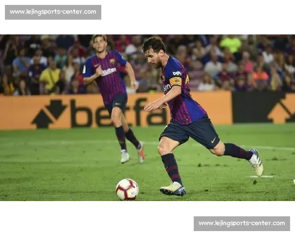 登贝莱追星梅西名场面!更衣室勾肩搭背聊 5 分钟,巴萨老队友再续兄弟情 登贝莱追星梅西名场面!更衣室勾肩搭背聊 5 分钟,巴萨老队友再续兄弟情