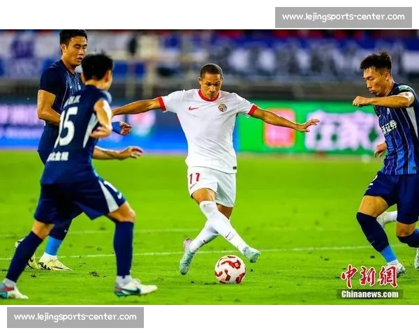 武汉三镇 2-0 青岛海牛：图多列绍尔建功 零封 + 红牌漏判引争议