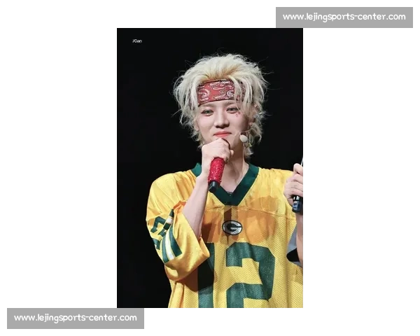 鹿晗的扭帽撩妹法则：小棒球帽的魅力密码